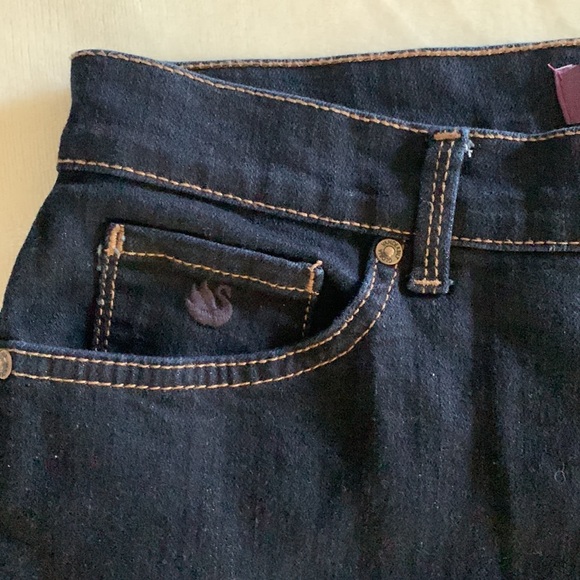 Gloria Vanderbilt Amanda Jeans - Picture 5 of 11